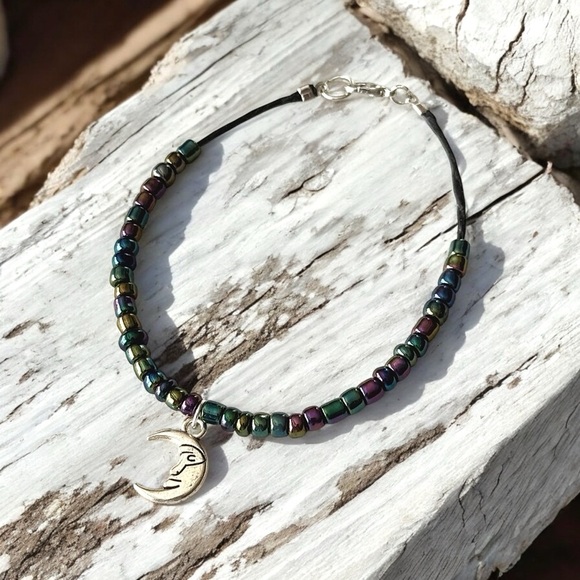 5 For $25💫Crescent Moon Iridescent Beaded Bracelet - Picture 4 of 4